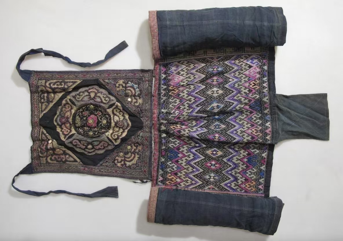 当代广西融水苗族织锦几何纹背带