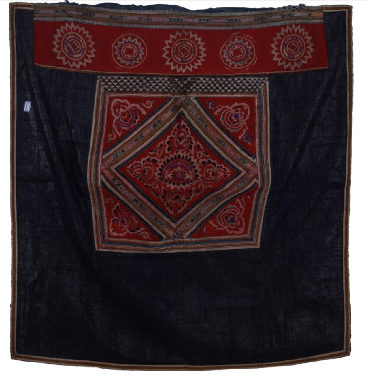 贵州省丹寨县苗族亮布刺绣背扇片