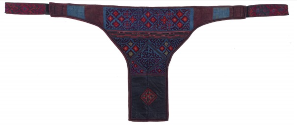 贵州麻江苗族刺绣背扇