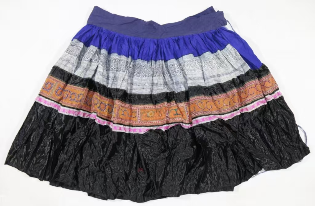 当代织金苗族蜡染长筒裙