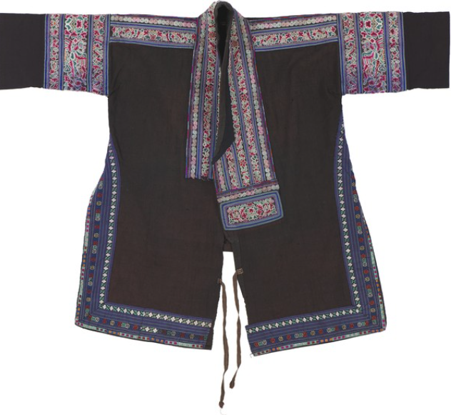 苗族打籽绣对襟中袖女上衣