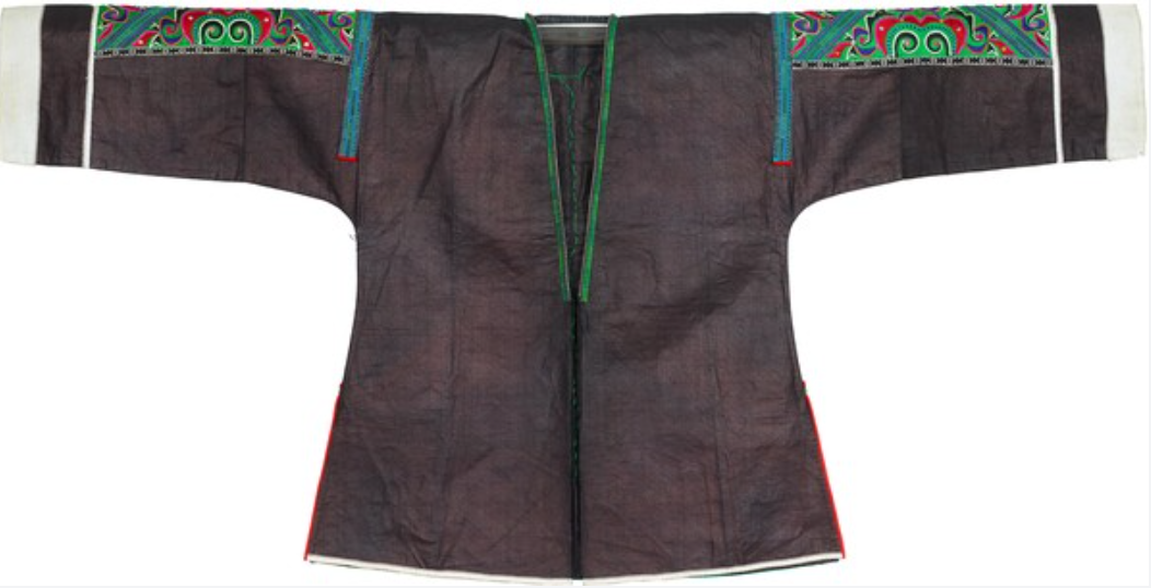 苗族斗纹亮布贴补绣无领对襟女上衣