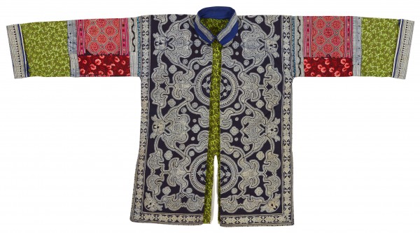 苗族蜡染盘带绣上衣