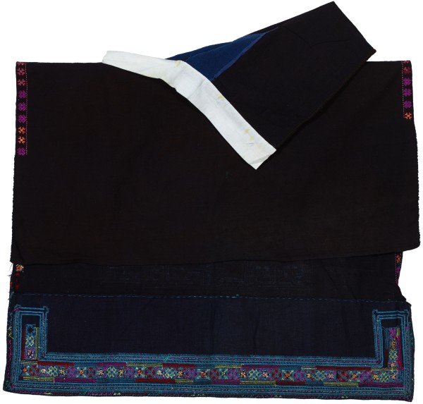 苗族靛蓝十字挑花贯首大领衣