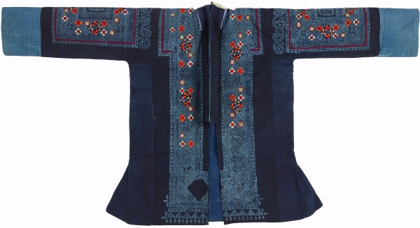 贵定小花苗蜡染贴补绣上衣