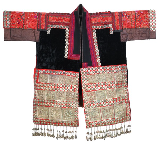 贵州台江施洞苗破丝绣饰银女盛装上衣