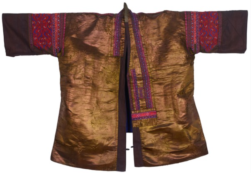 黄平苗刺绣女上衣